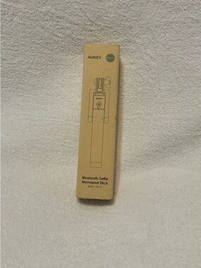 Aukey Bluetooth Selfie Monopod Stick -black new